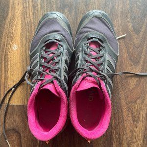 adidas | Climawarm | Woman | Size 6 | Black and Pink